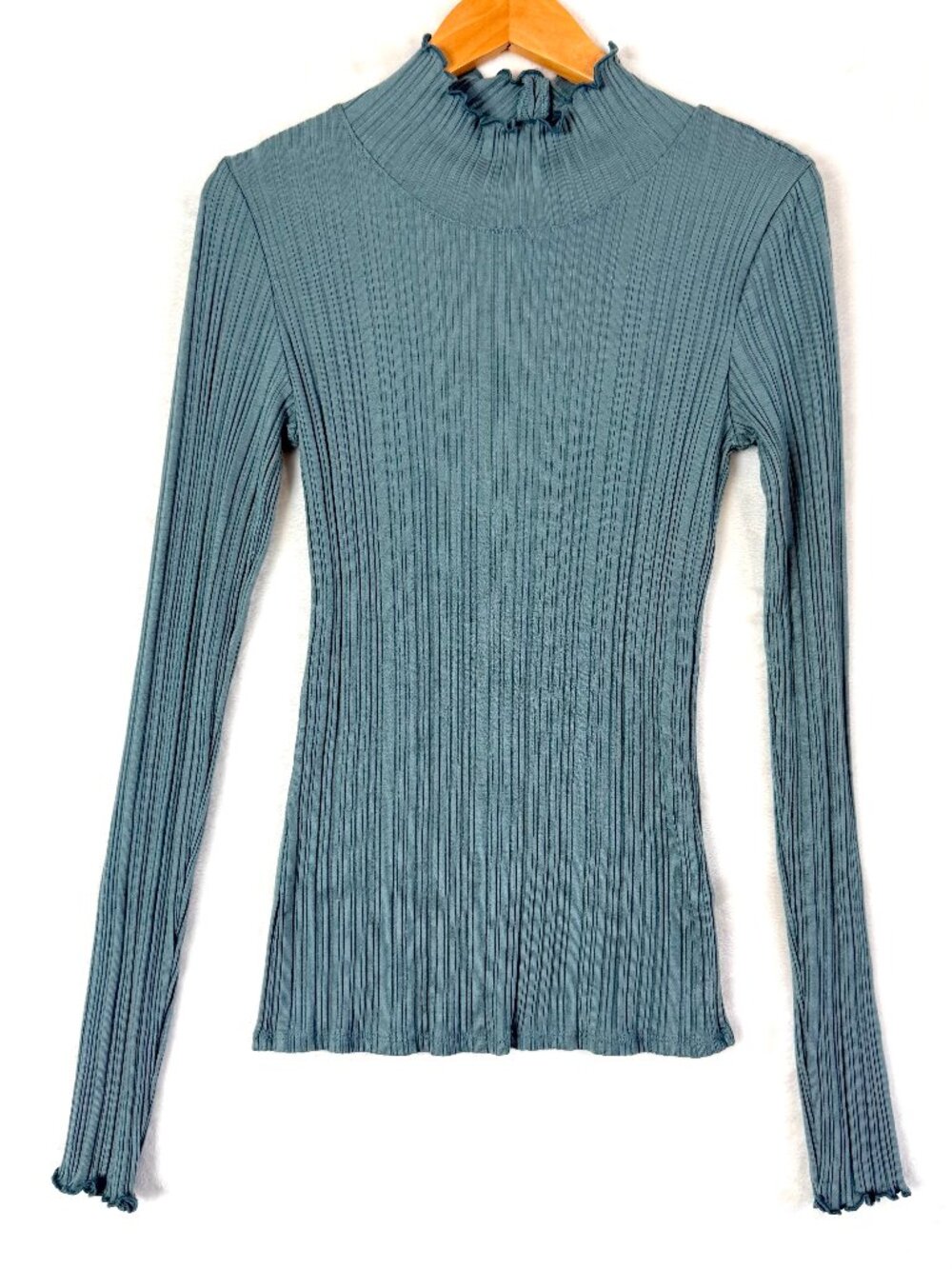 EVERLANE The Pleated Tencel Dainty Y2K Feminine Lettuce Hem Ribbed Turtleneck S